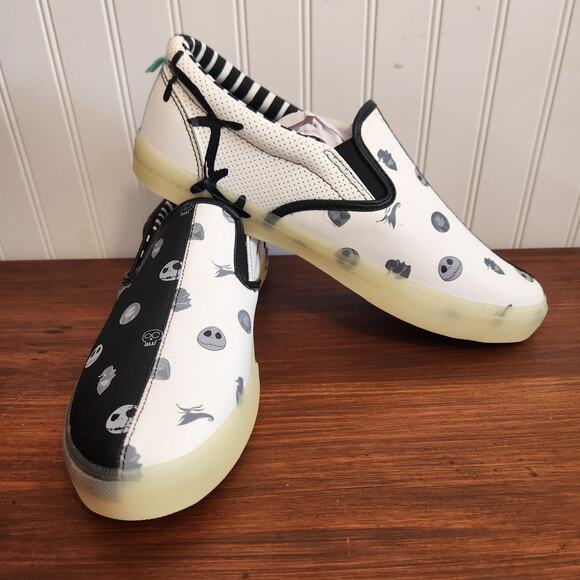 Disney's Nightmare Before Christmas‎ Men's Size 11 Glow in the Dark Shoes New - Picture 8 of 14